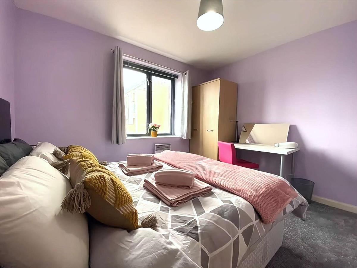 Lovely 2-bedrooms Step To The
