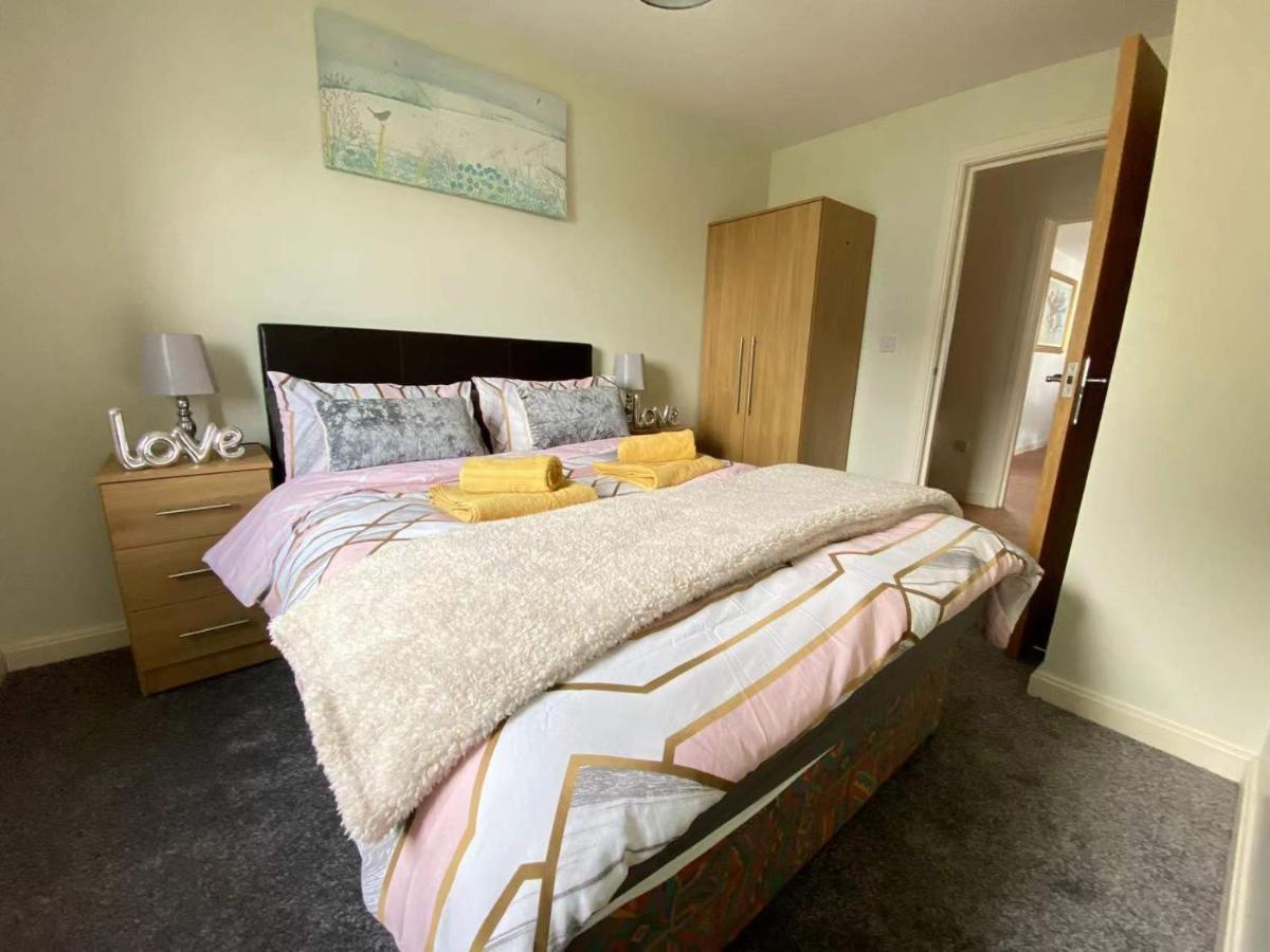 Lovely 2-bedrooms Step To The Apartment Swansea
